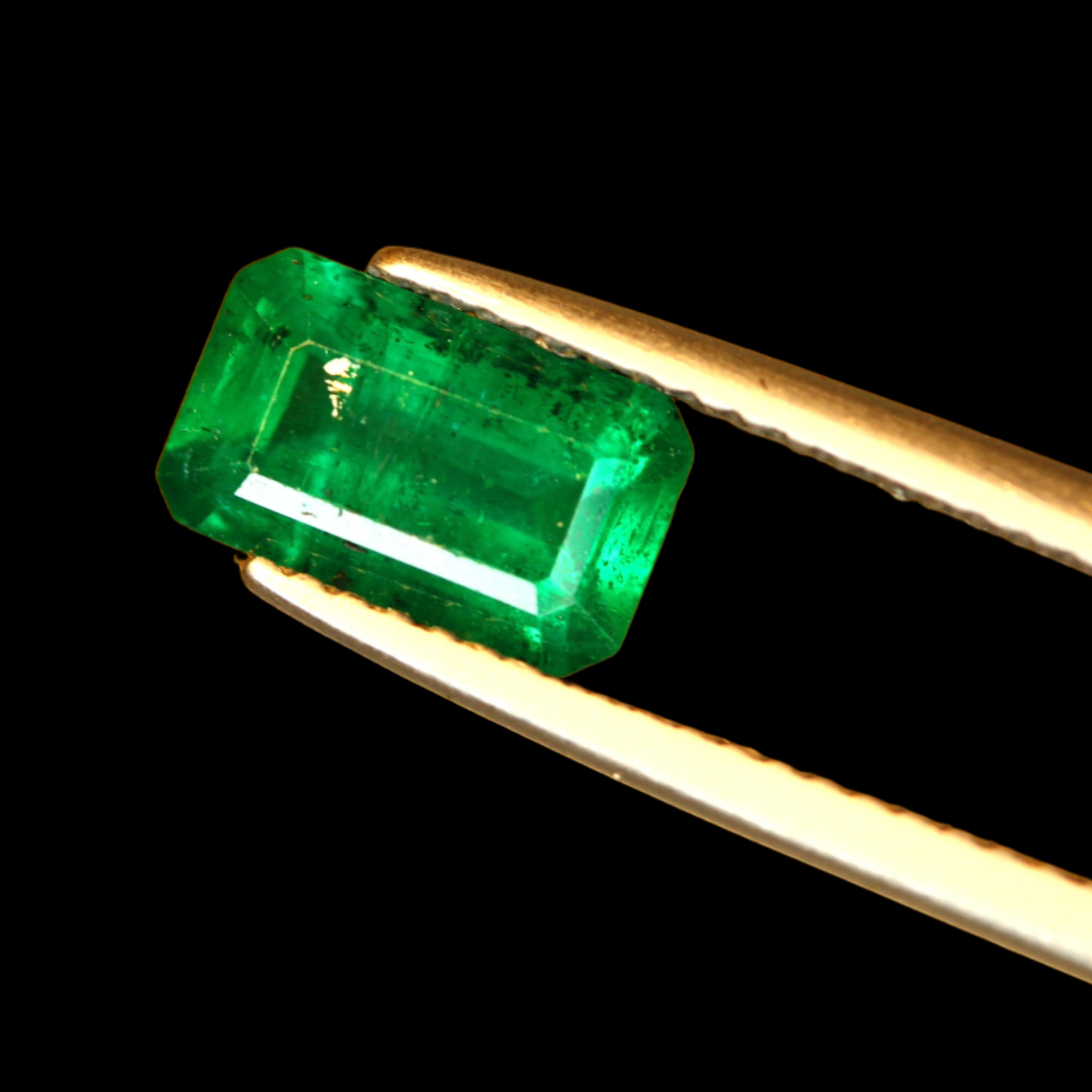 1.4 carats Natural Vivid Green Loose Emerald Stone from Swat