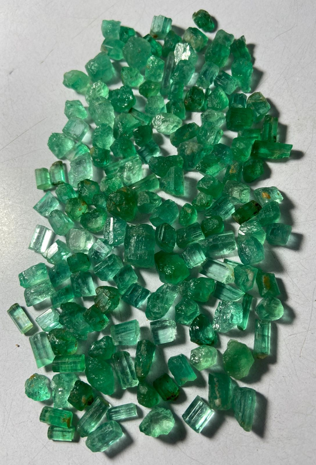 200 carats Natural Raw Emerald Green Stones for faceting