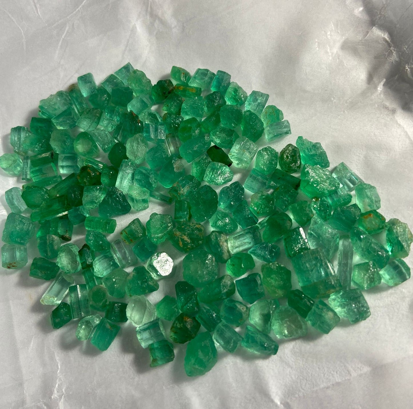 200 carats Natural Raw Emerald Green Stones for faceting