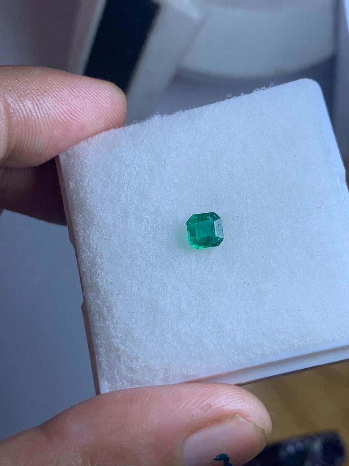 Top Grade 0.50 Carats Swat Emerald Loose Stone
