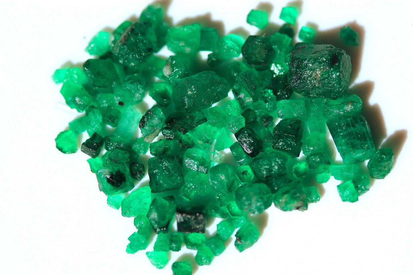 26 carats Natural Vivid Green Emeralds Rough Stones