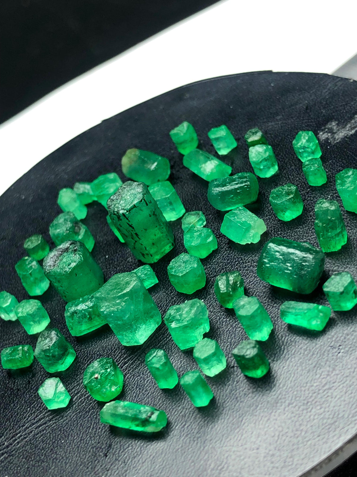 Buy This Beautiful Small Emerald Lot To Add In Your,s Collection.