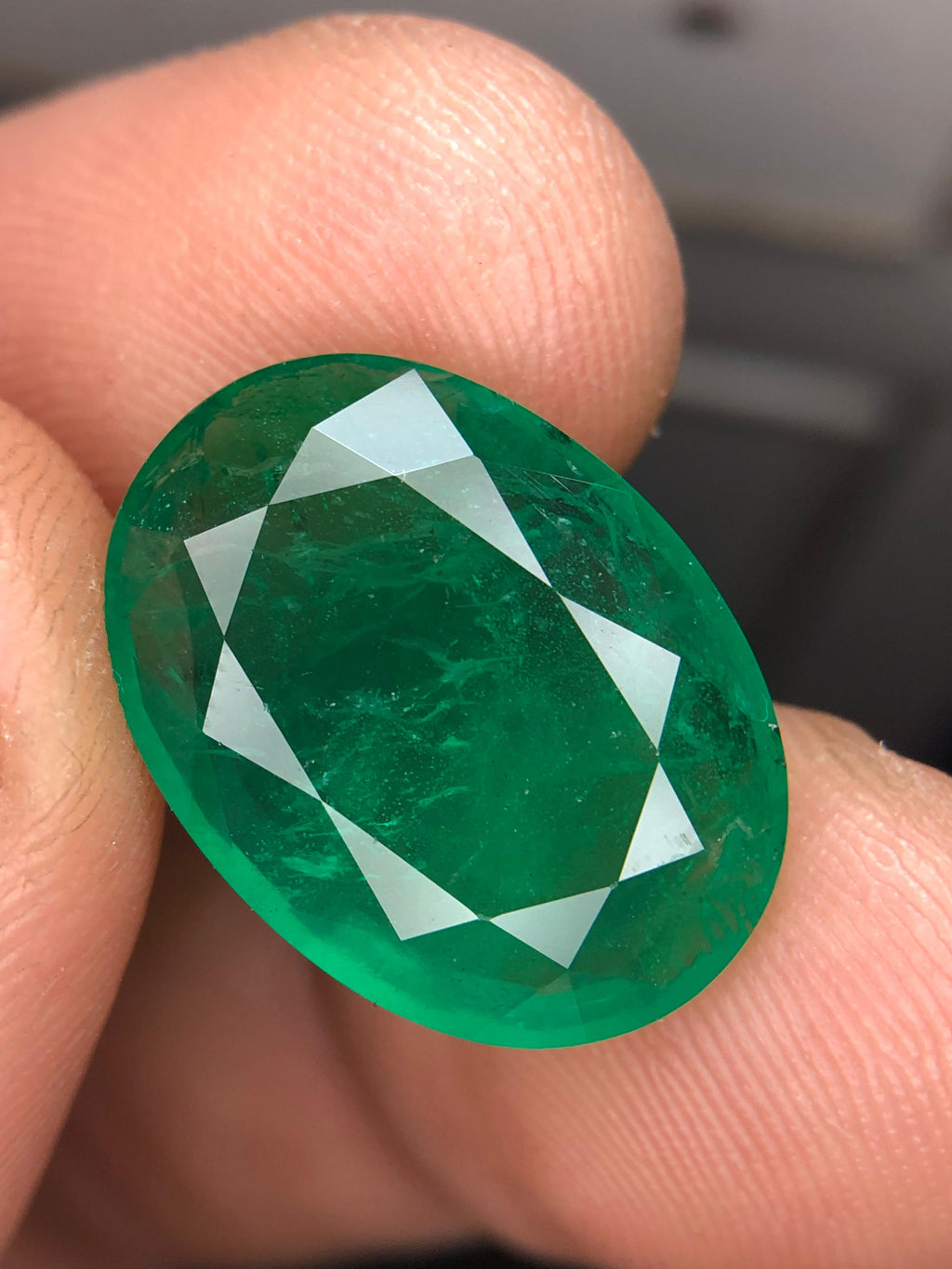 Bus This Natural Zambian Emerald To Add In Your Collection 