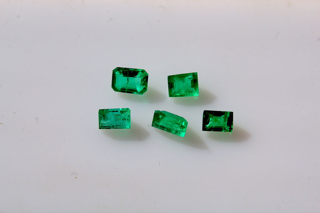 1 CT Melee Size Emerald Loose Gems