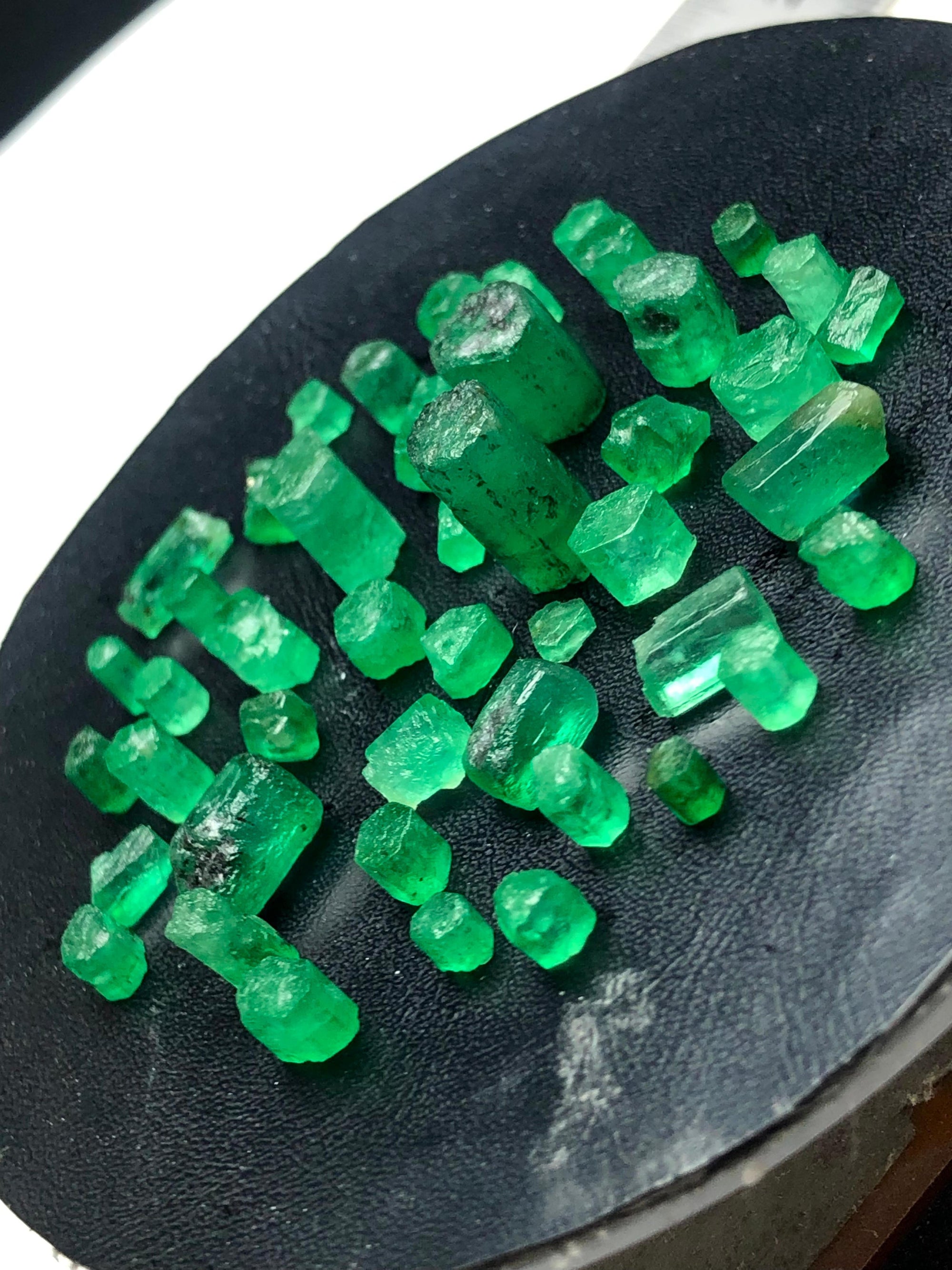 Buy This Natural Rough Emerald Stone For Faceting.