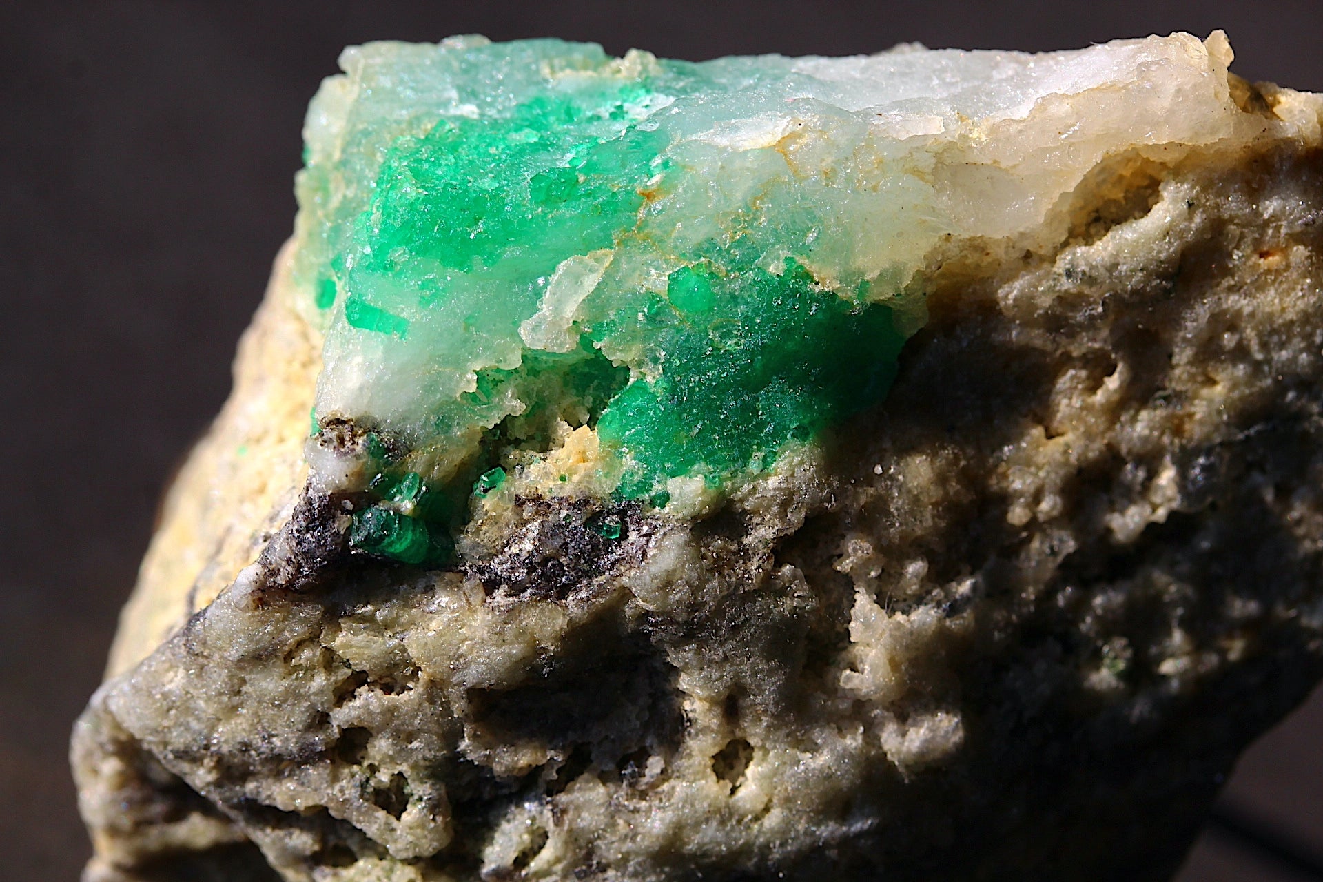 emerald on matrix