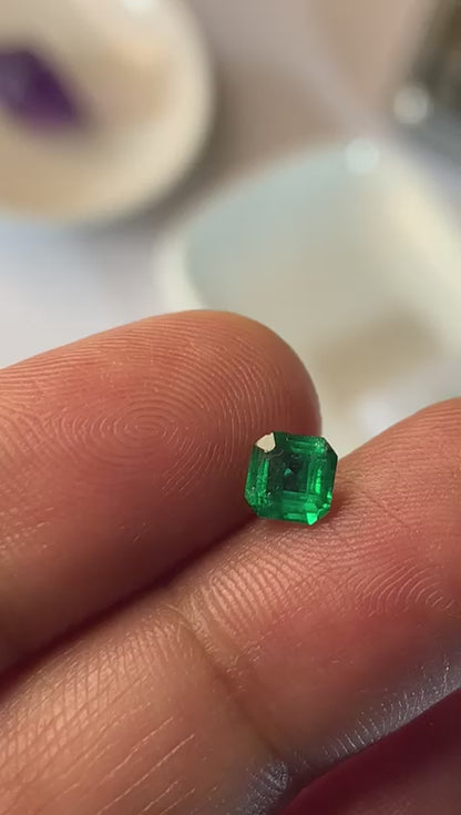 Buy Rich Green Swat Emerald for jewelry designing