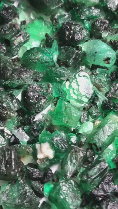 500 carats Natural Raw Chitral emeralds