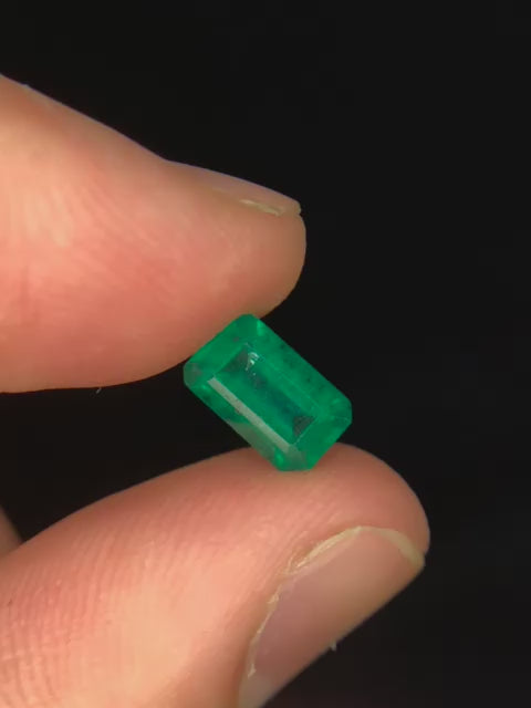1.3 carats Natural Swat emerald loose stone