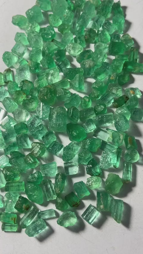 Facet rough raw emerald gems for your lapidary work 