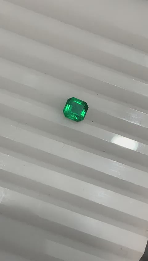 Buying Vivid Green Swat Emerald Loose Stone