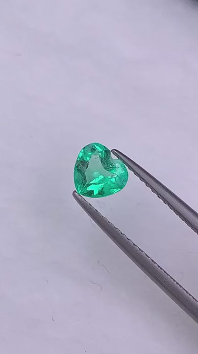 0.59 Carats Heart Shape Natural Columbian Emerald