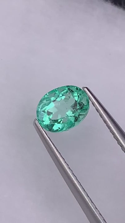 0.88 Carats 100% Natural Columbian Emerald